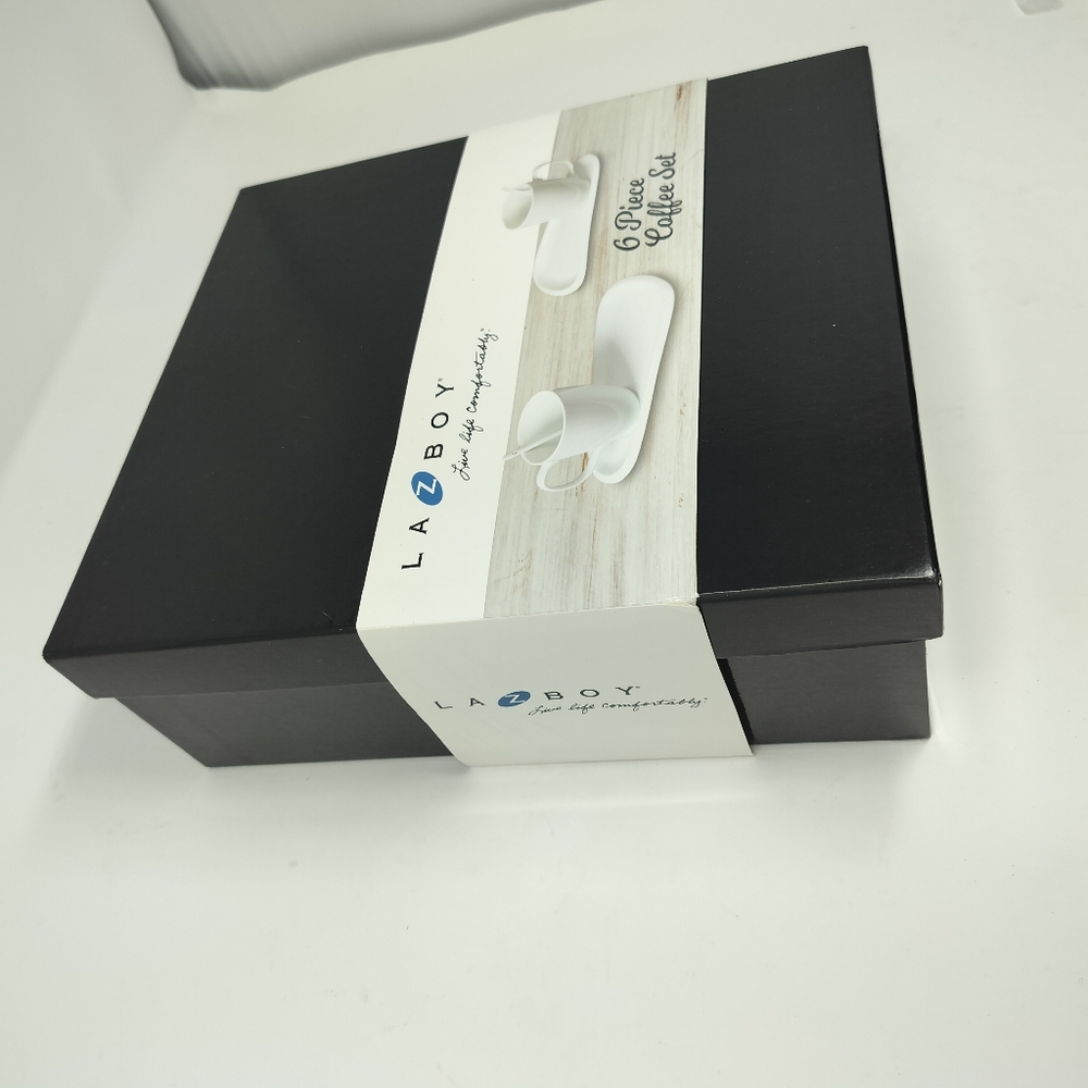 New in Box La Z Boy White Ceramic 6-Piece Coffee Set - 2 Mugs, 2 Spoons, 2 Trays - Picture 3 of 5